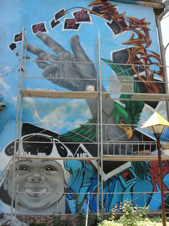 Graffiti Festival Bischkek, Kirgisistan 2012 - fertige Wand noch im Gerüst