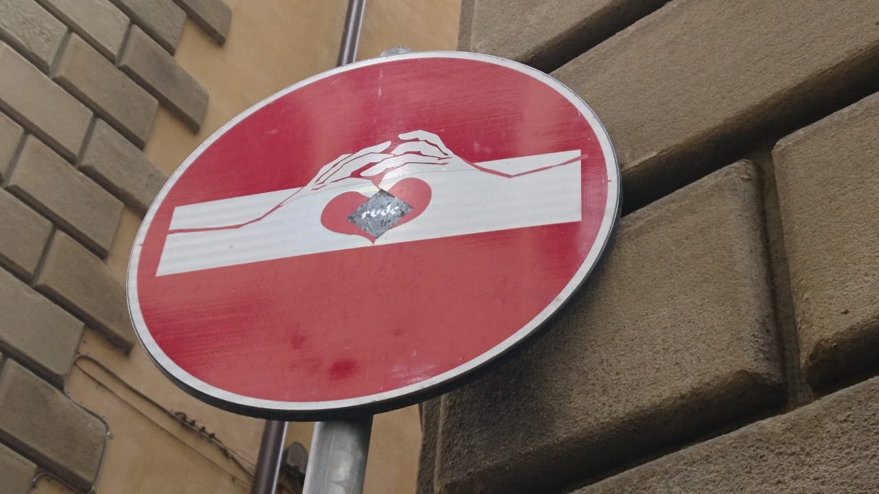 Auf der Straße: Mit Herz (und Sticker)
